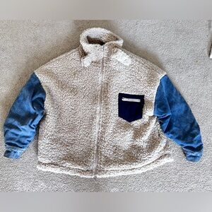 Dazy Sherpa style letterman jacket w/ blue denim sleeves. Great condition Size M